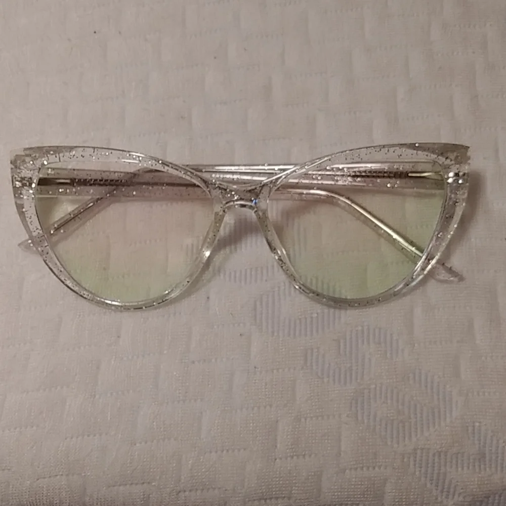 Women's Fashion Glasses - Picture 1 of 6